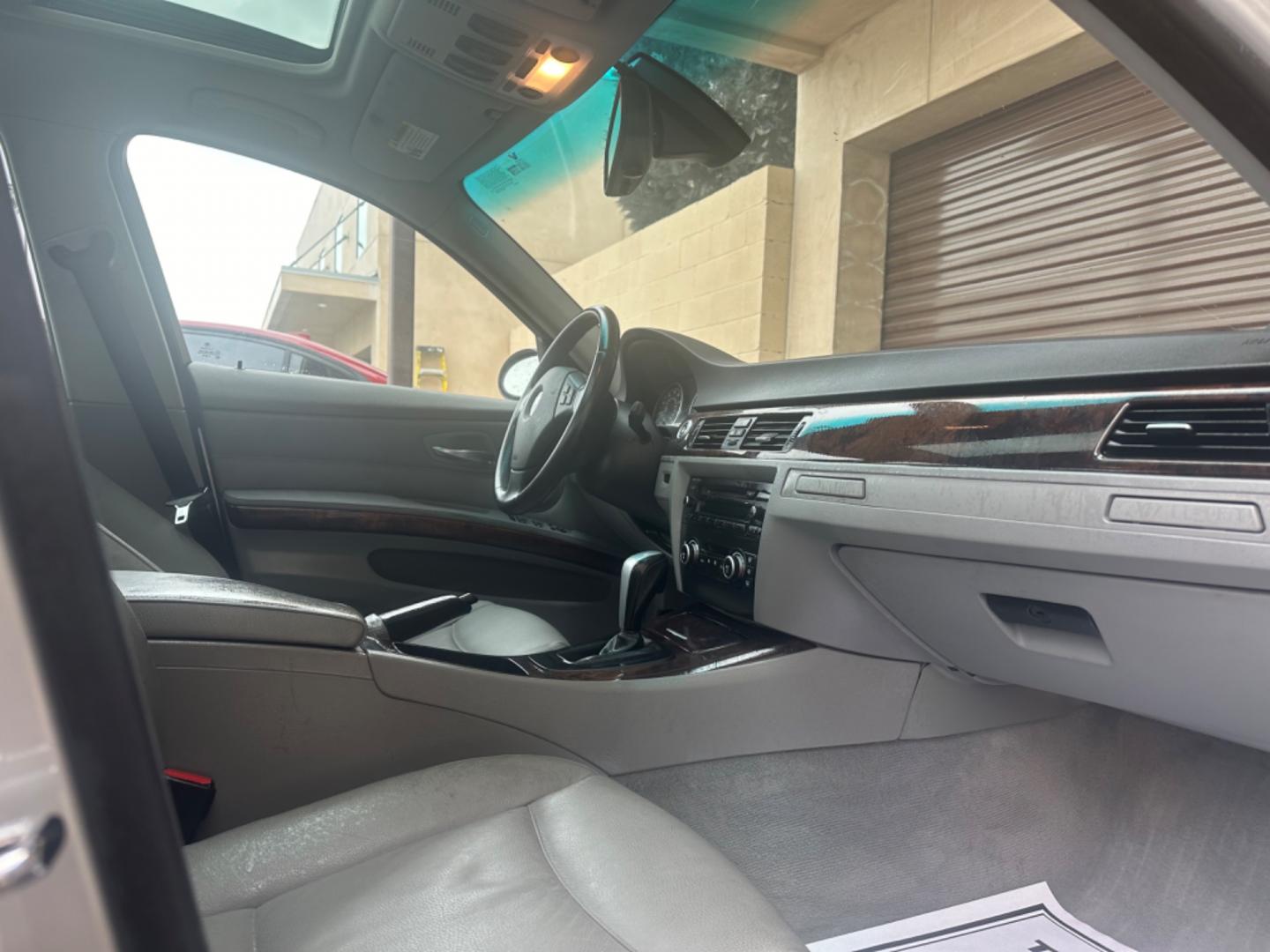 2007 Silver Metallic /Gray BMW 3-Series Leather (WBAVC53597F) with an 6 cylinder engine, Automatic transmission, located at 30 S. Berkeley Avenue, Pasadena, CA, 91107, (626) 248-7567, 34.145447, -118.109398 - "Discover Unmatched Value: 2007 BMW 328i at Our Pasadena Dealership" Are you in the market for a pre-owned vehicle that blends luxury, performance, and affordability seamlessly? Look no further than our esteemed dealership in Pasadena, CA, where we present to you the exquisite 2007 BMW 328i. Wit - Photo#19